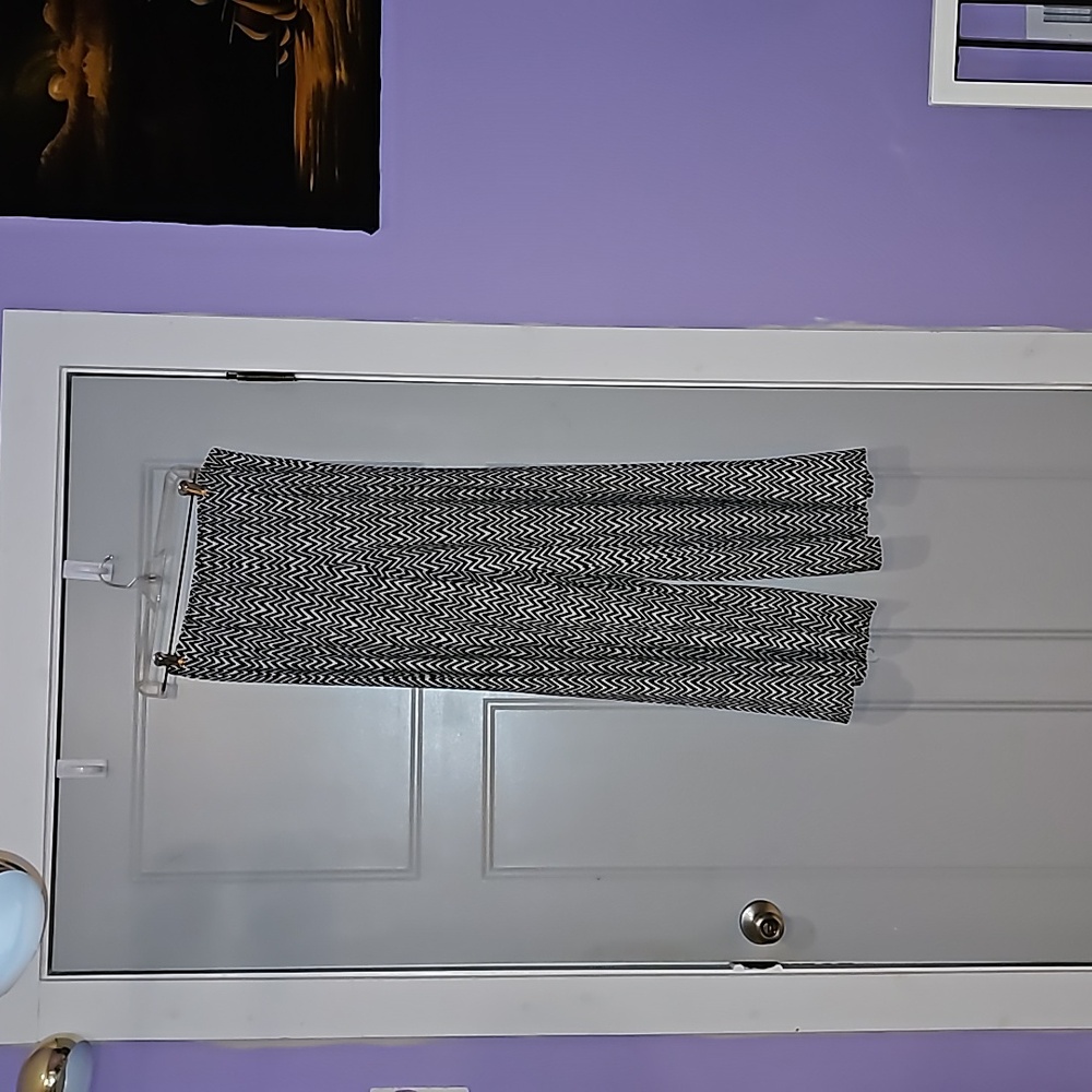 Zac & Rachel, size medium,  black and white striped, wide leg pants.